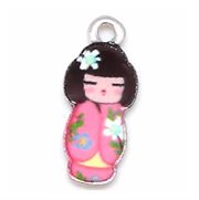 Vedhæng Geisha - japansk pige. Emaljeret. 21 mm. Pink